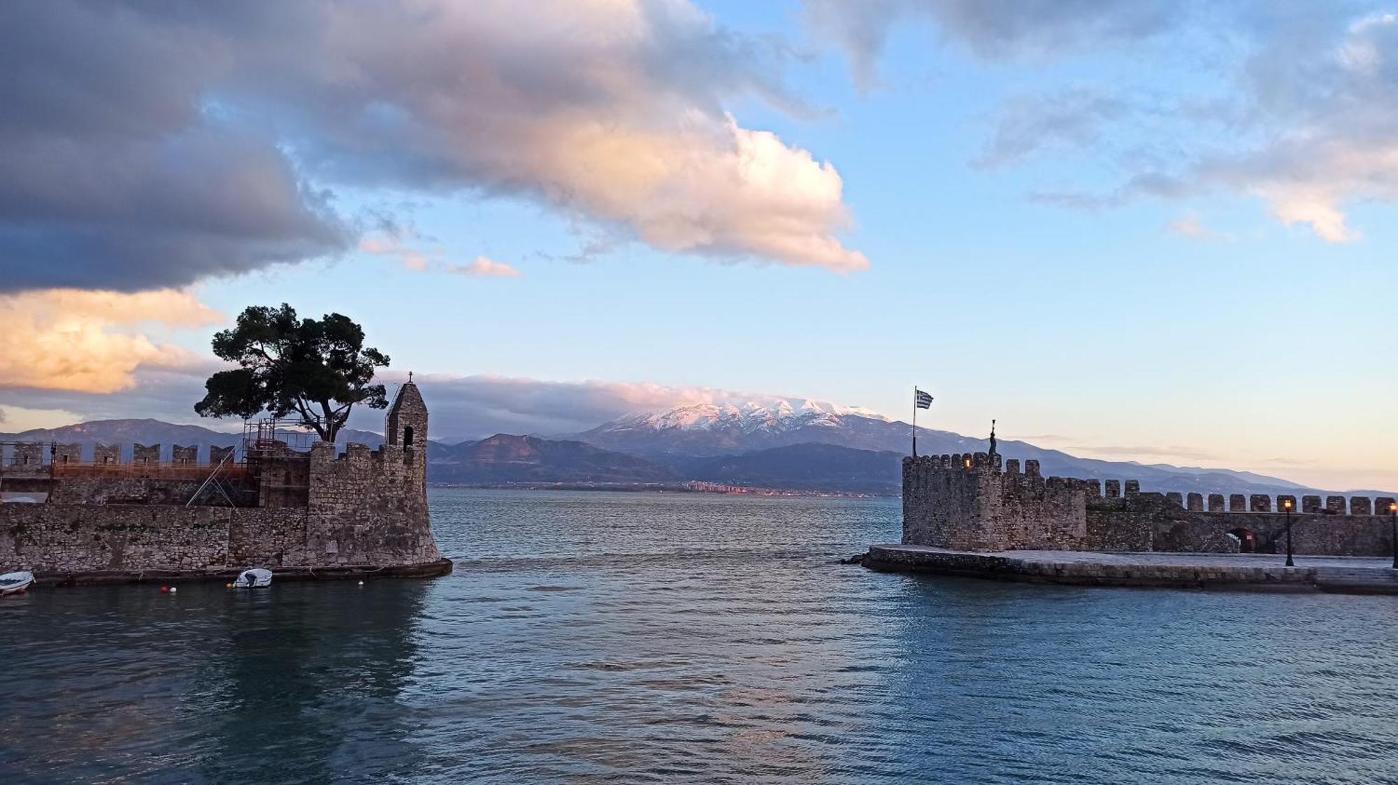 Nafpaktos Cottage By The Sea For Travelers And Dreamers! Exterior photo